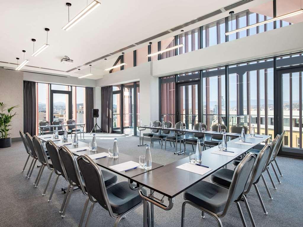 Tbilisi Philharmonia Apartment المرافق الصورة