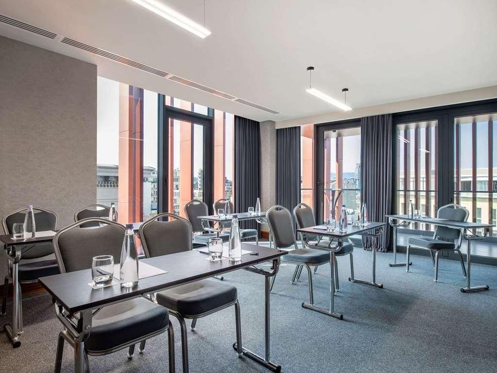 Tbilisi Philharmonia Apartment المرافق الصورة